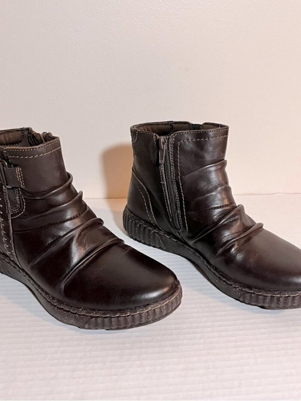 Clarks Collection Caroline Orchid Leather Ruched Ankle Boots